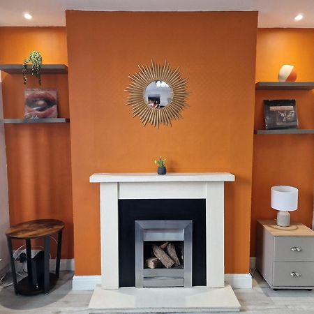 Modern 4-Bed House With Garden & Parking Villa Coventry Buitenkant foto