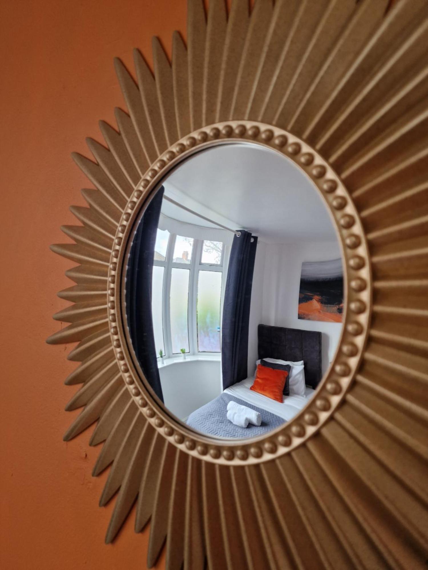 Modern 4-Bed House With Garden & Parking Villa Coventry Buitenkant foto